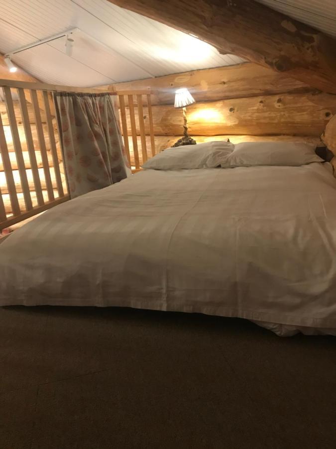 Вилла Coed Y Marchog Woodland Retreat Херефорд Экстерьер фото